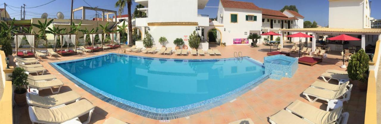Oasis Beach Club Kávos Exteriör bild