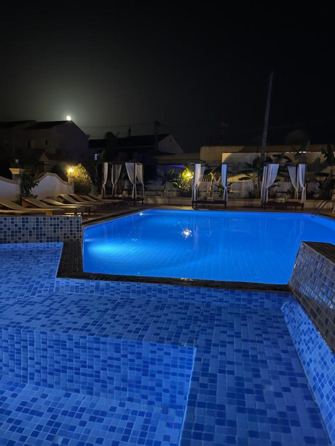 Oasis Beach Club Kávos Exteriör bild