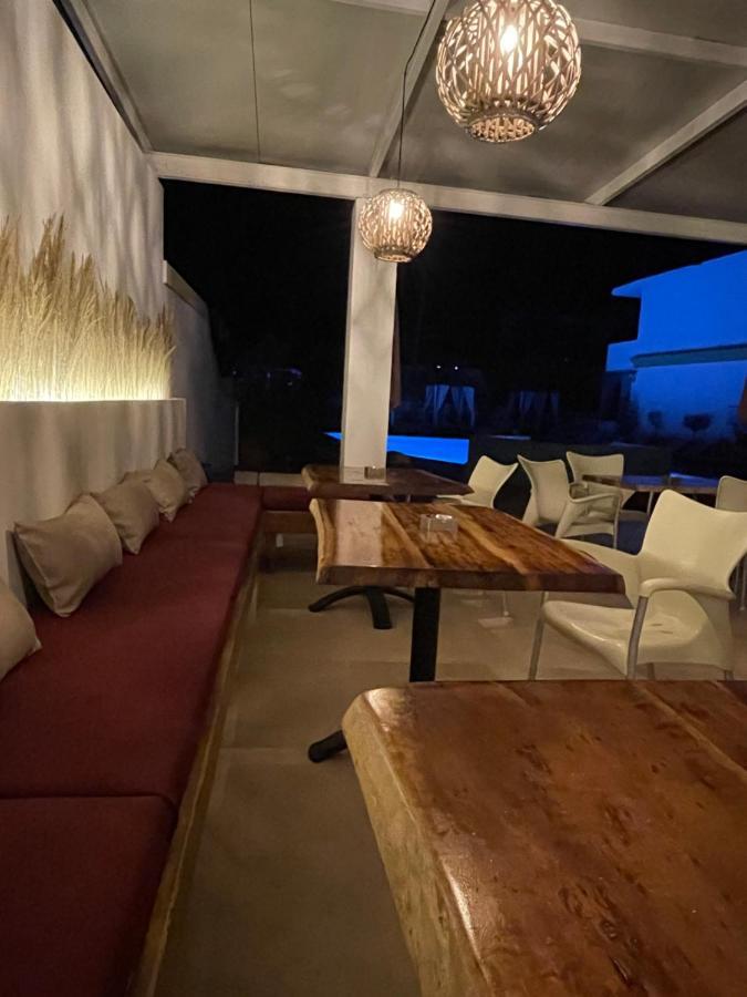 Oasis Beach Club Kávos Exteriör bild